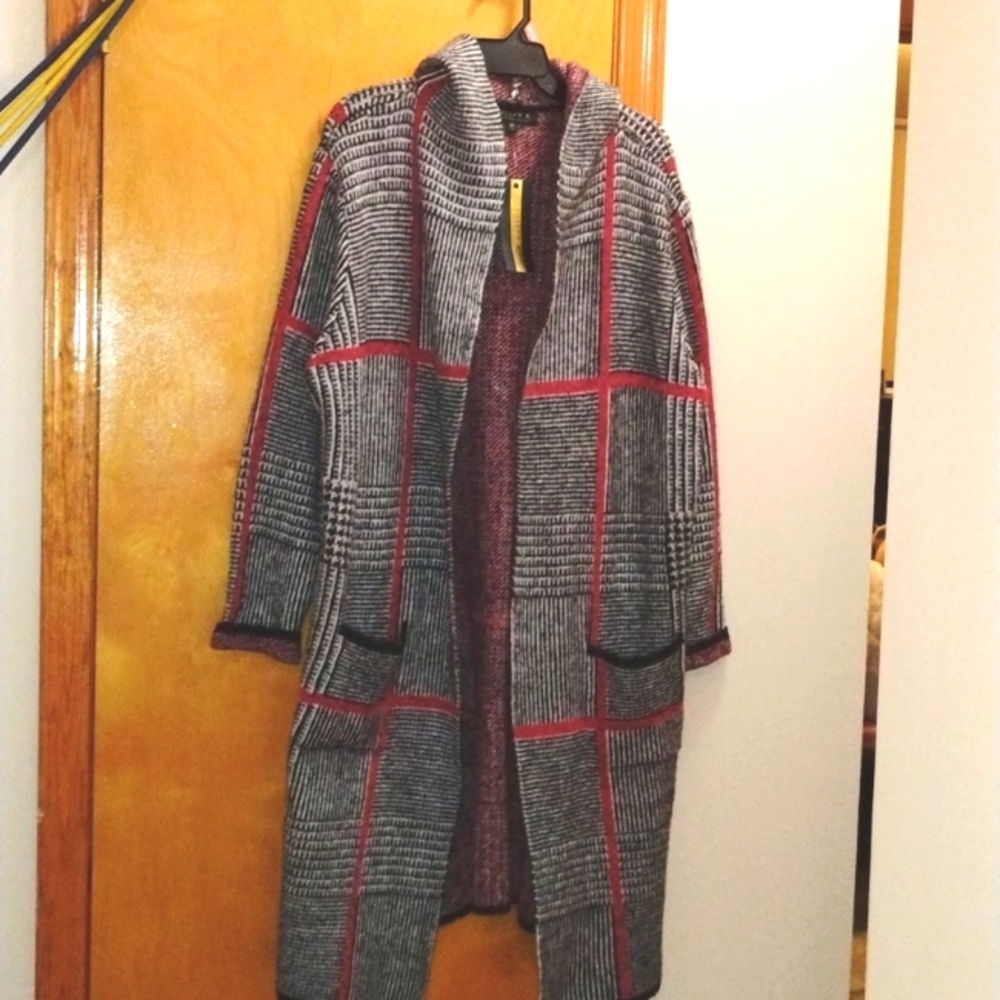 Stylish Women's Black and Red Hooded Duster